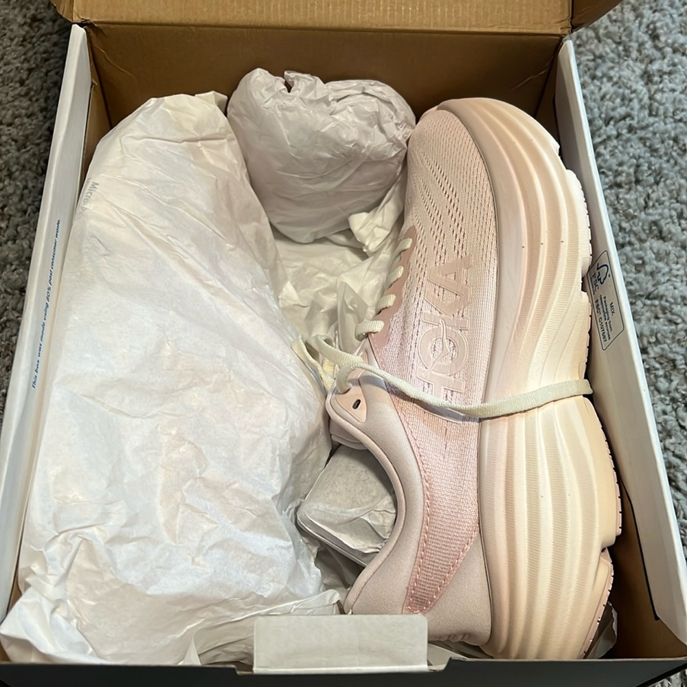 Hoka Bondi light pink NWT shoes